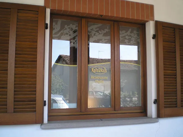 Pellicole decorative per vetri: realizzazione 9