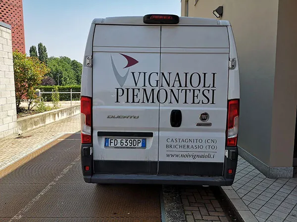 Wrapping veicoli commerciali: realizzazione 1